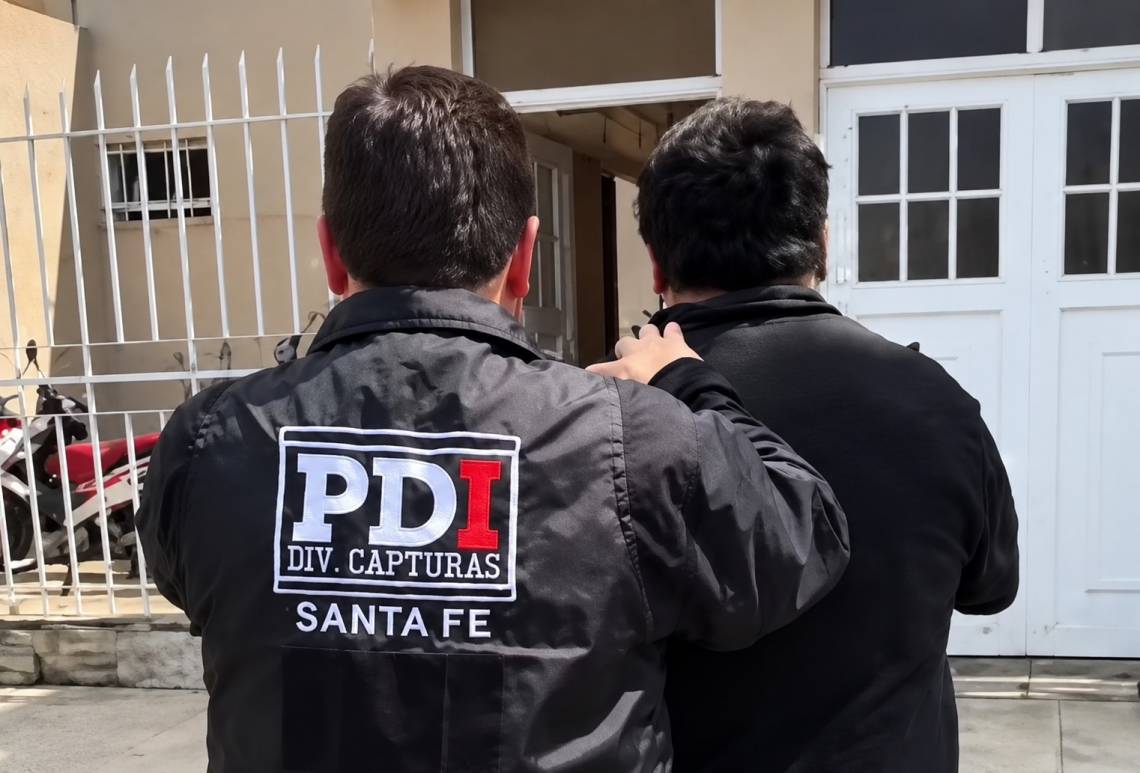 La PDI detuvo a un hombre investigado por facilitar un arma de fuego a un tercero.