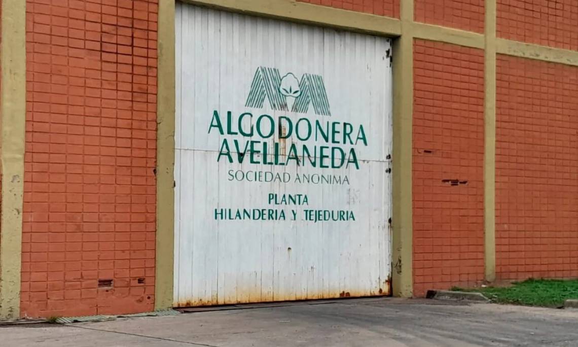 La Justicia decretó la quiebra de Algodonera Avellaneda, pero buscan alternativas para continuar la producción.