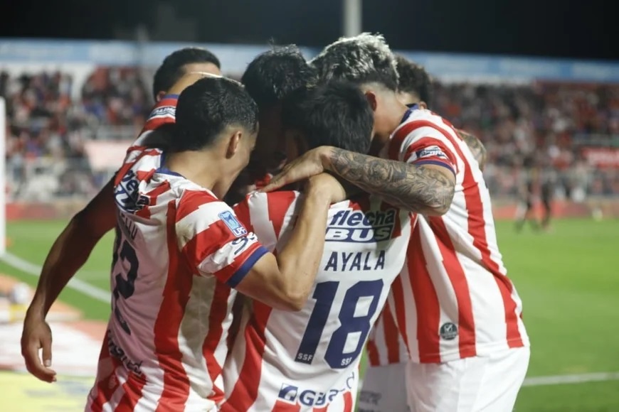 Unión ganó un gran partido en Santa Fe. (Crédito: El Litoral)